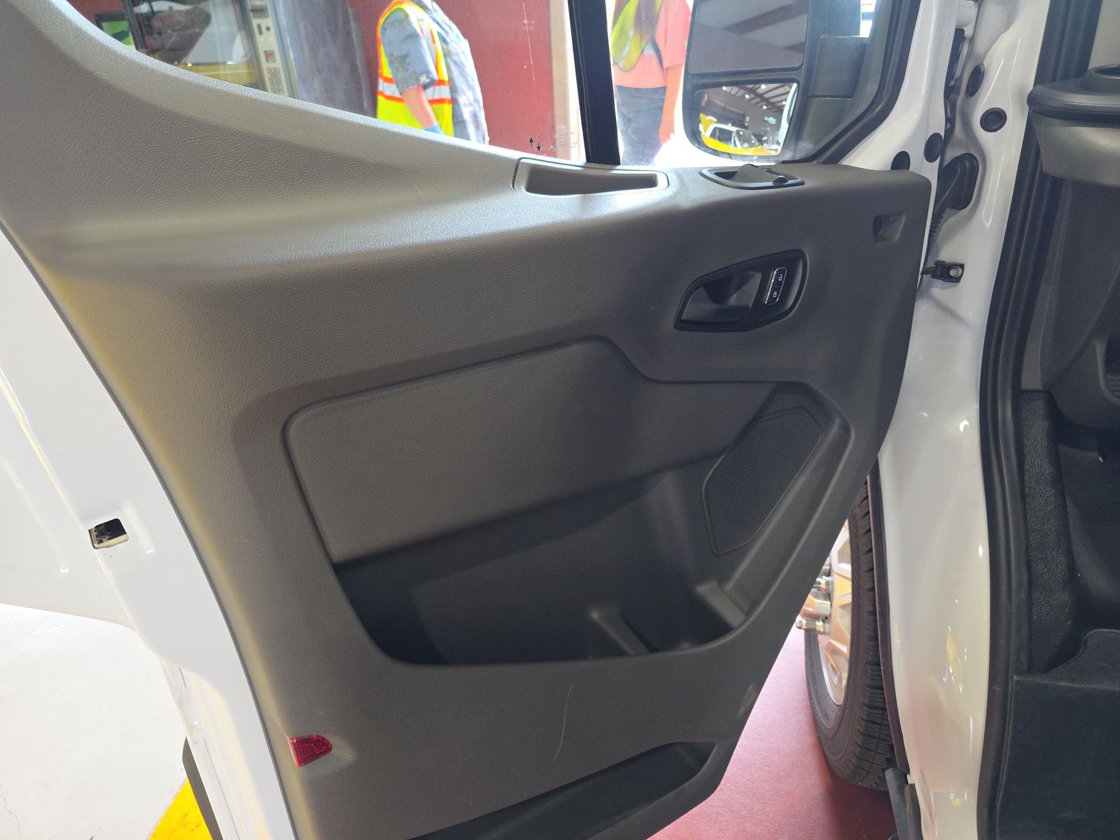 FORD TRANSIT 150 - 10