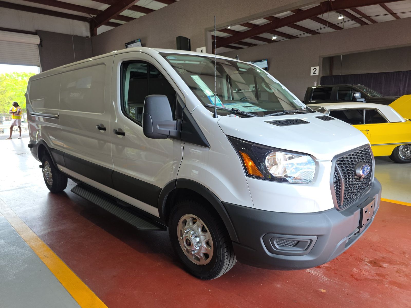 FORD TRANSIT 150 - 4