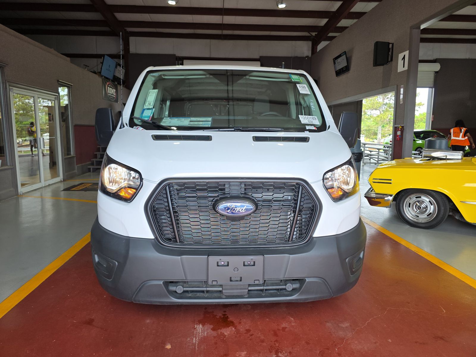 FORD TRANSIT 150 - 3