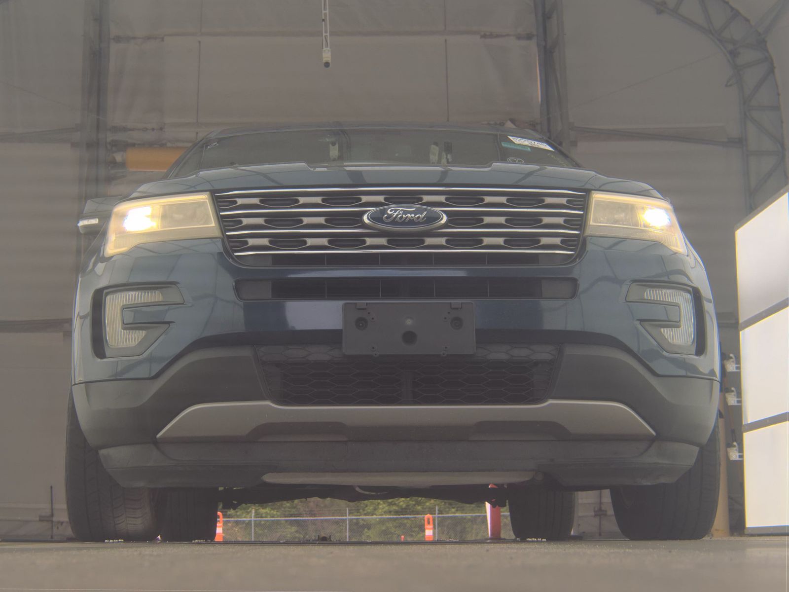 FORD EXPLORER - 4