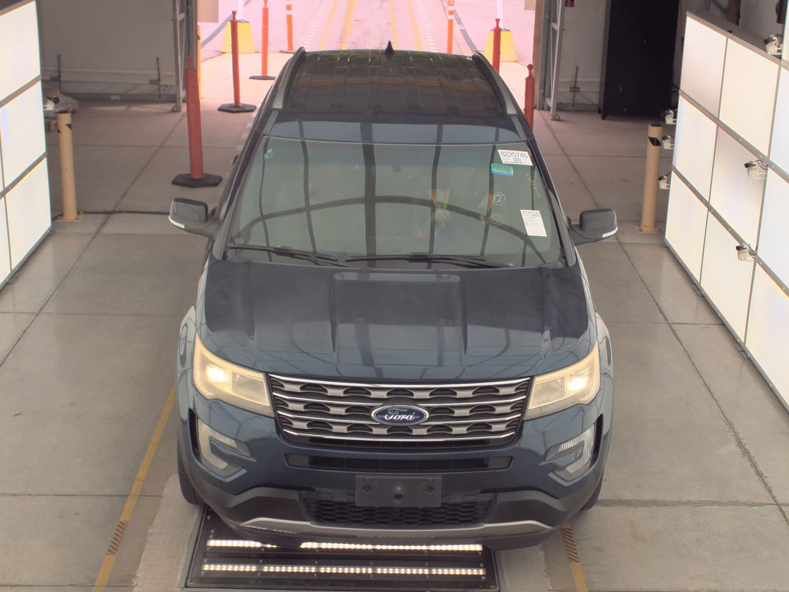 FORD EXPLORER - 3