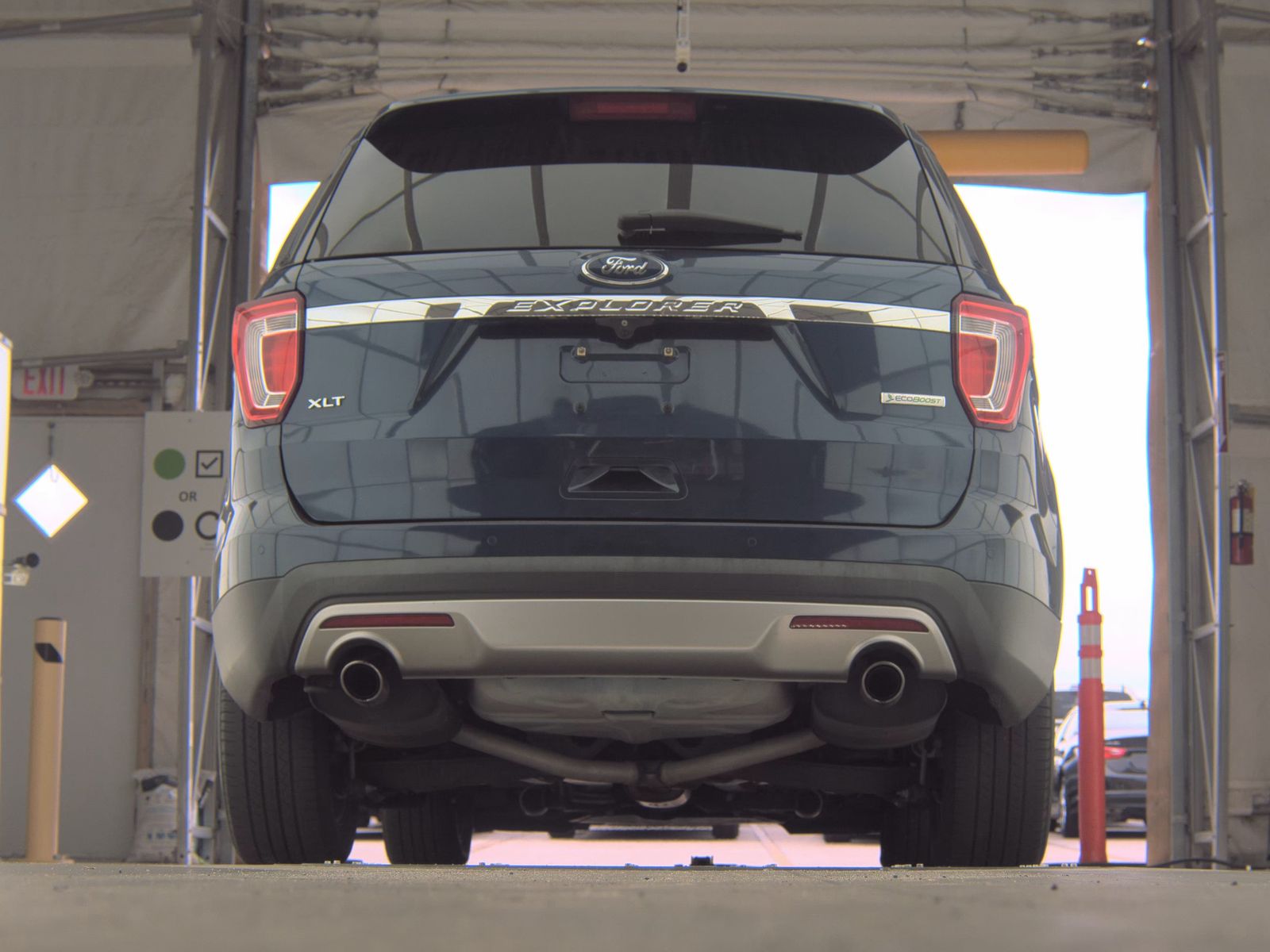 FORD EXPLORER - 8