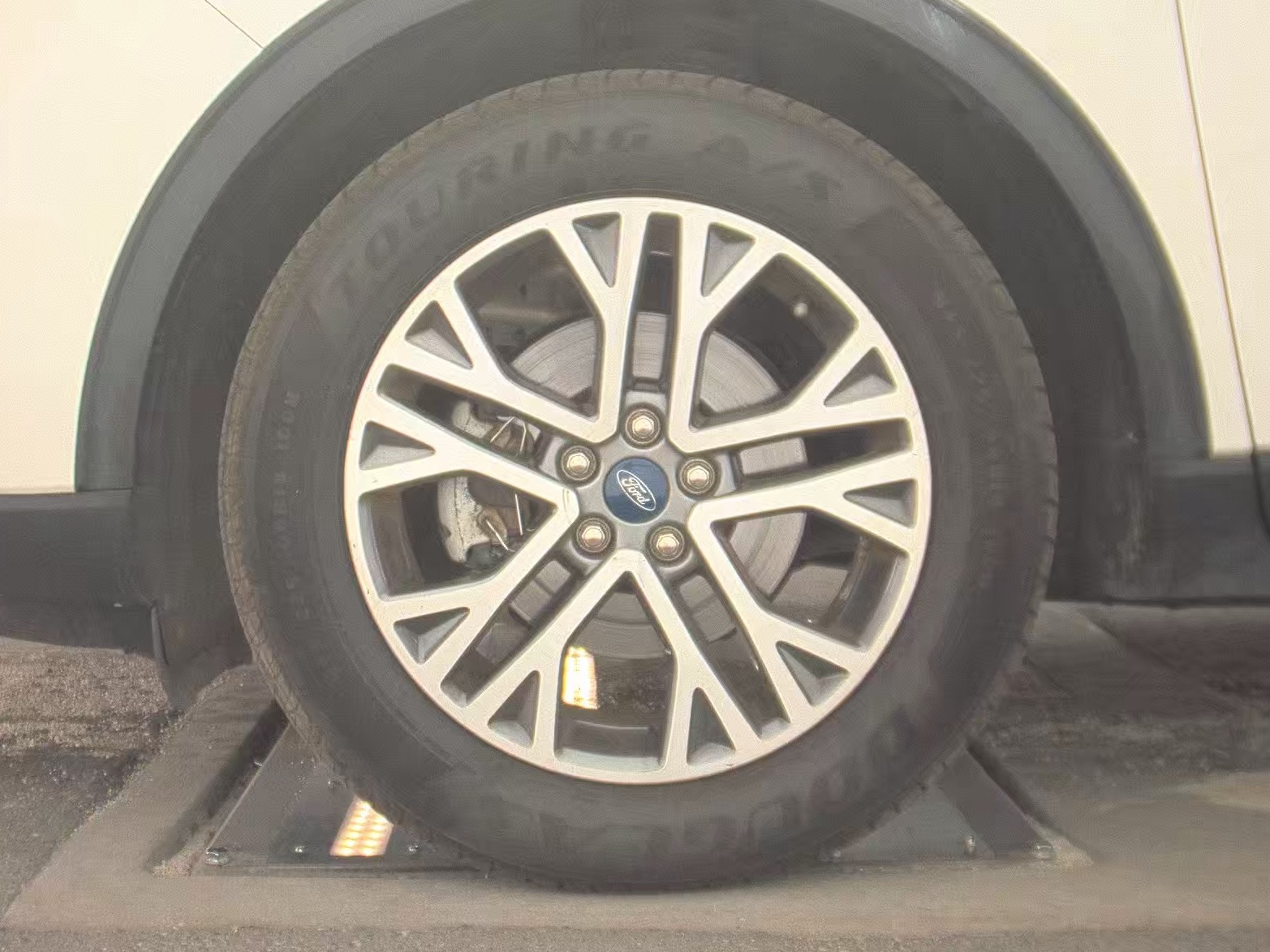 FORD ESCAPE - 10