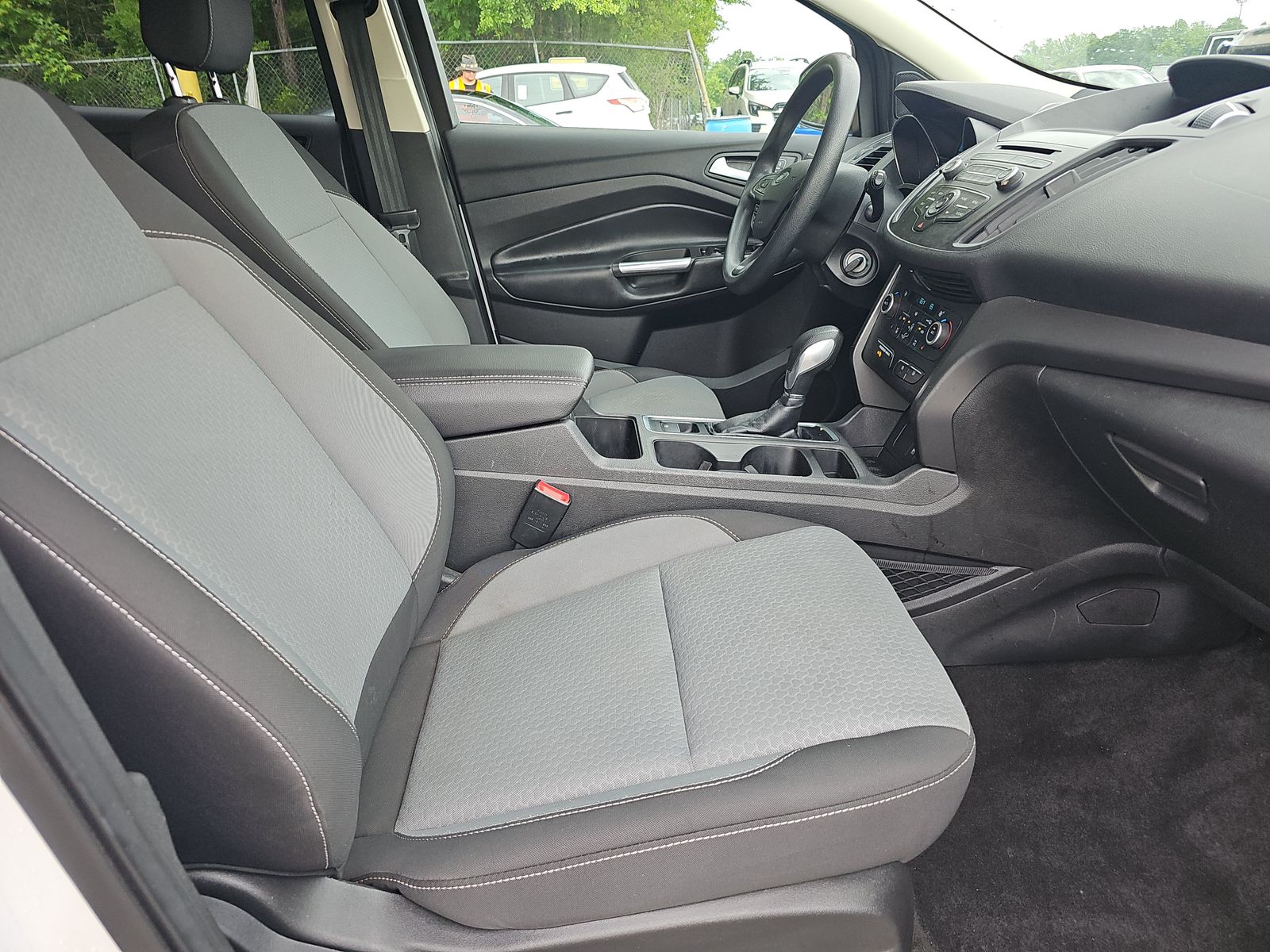FORD ESCAPE - 9