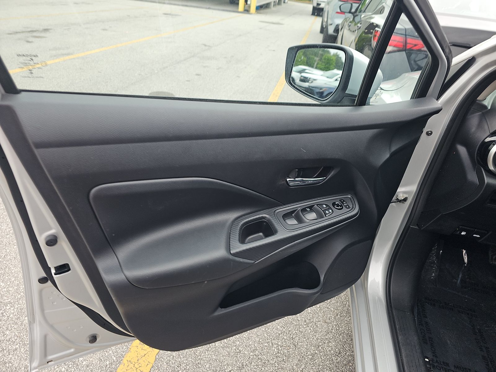 NISSAN VERSA - 10