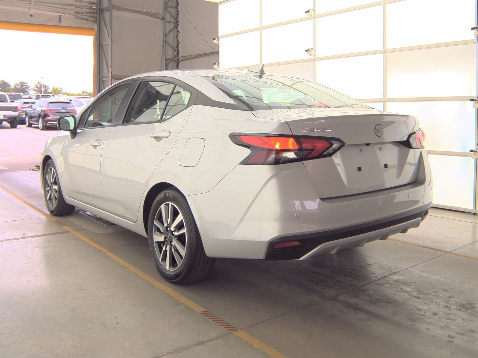 NISSAN VERSA - 7