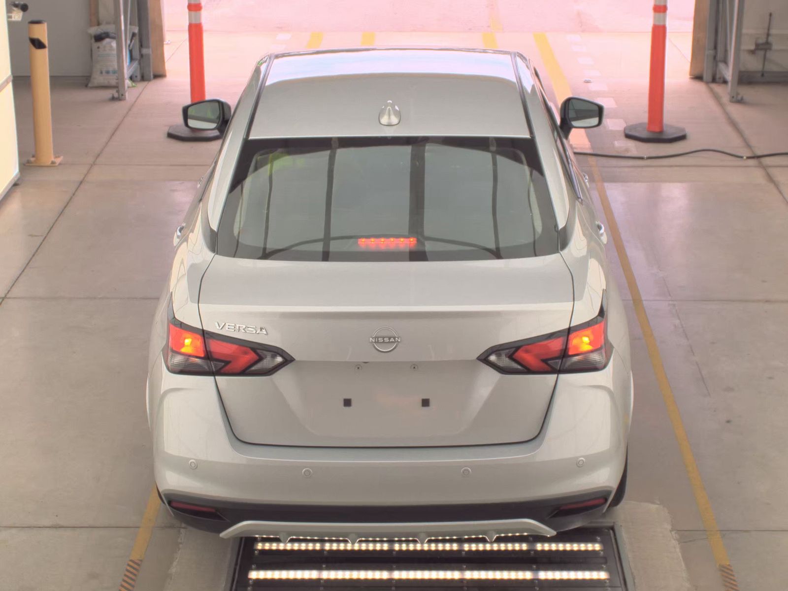 NISSAN VERSA - 6