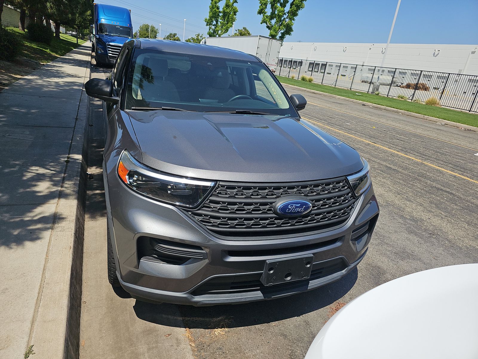 FORD EXPLORER - 3