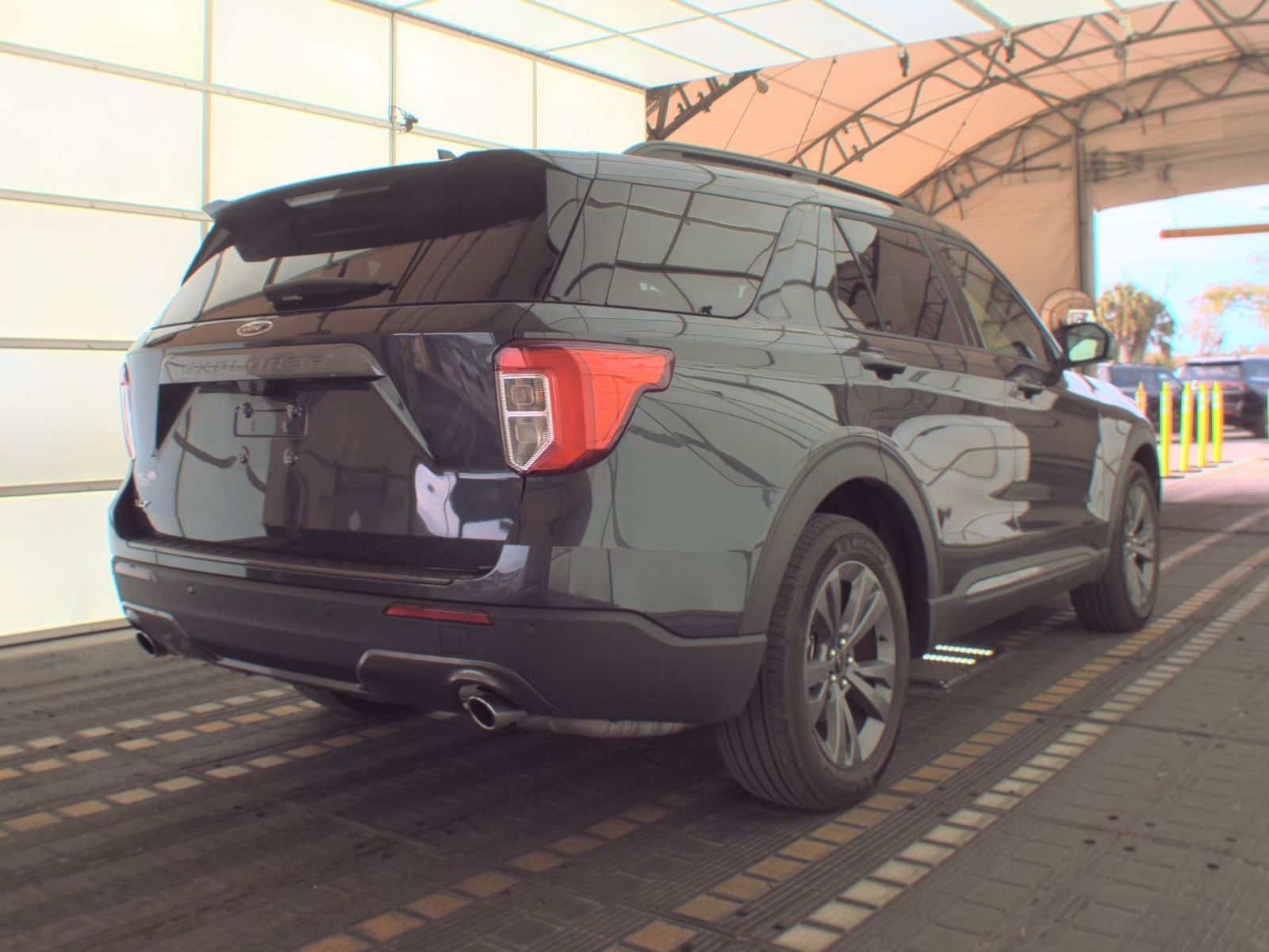 FORD EXPLORER - 6