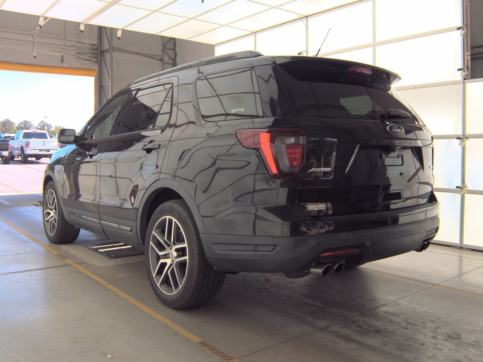 FORD EXPLORER - 9