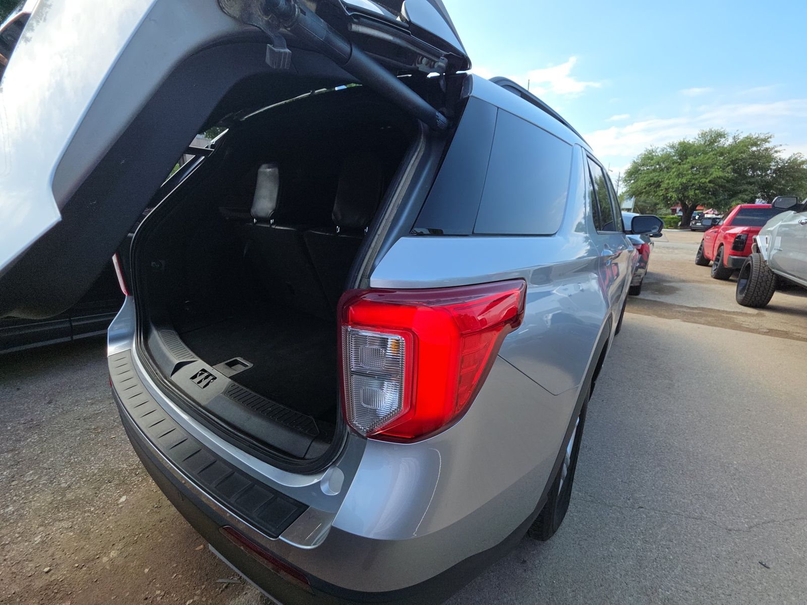 FORD EXPLORER - 5