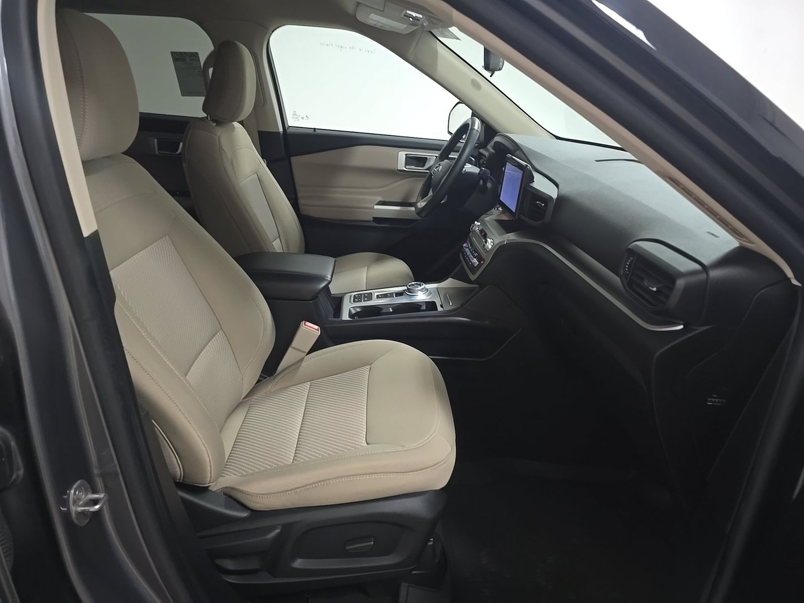 FORD EXPLORER - 9