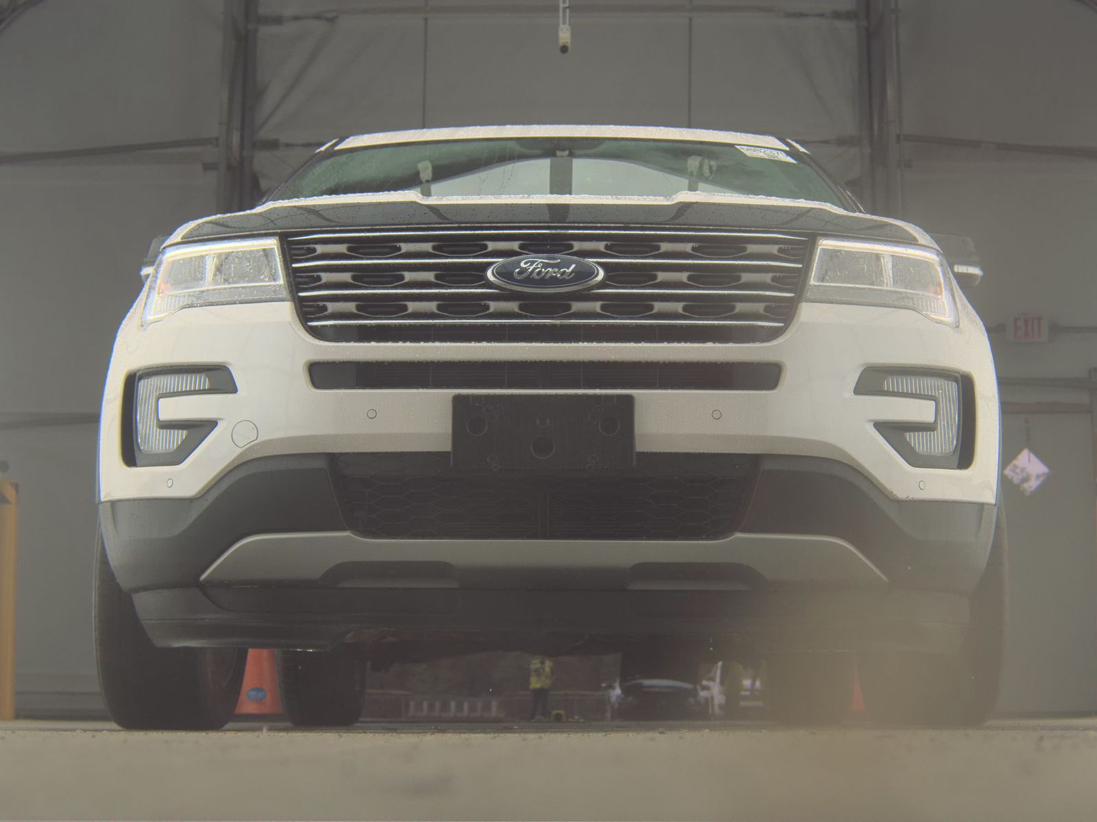 FORD EXPLORER - 4