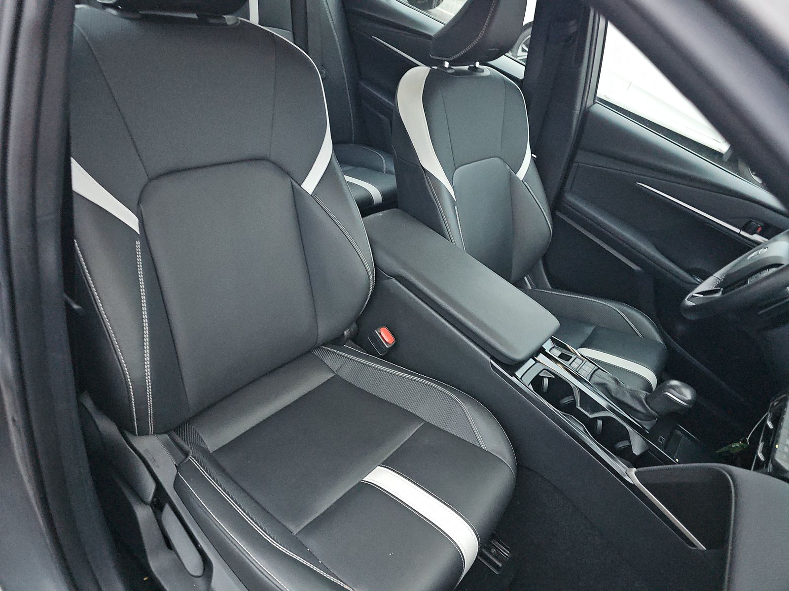 2025 Toyota Camry SE AWD