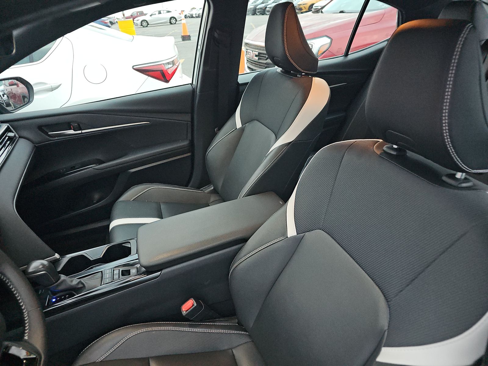 2025 Toyota Camry SE AWD