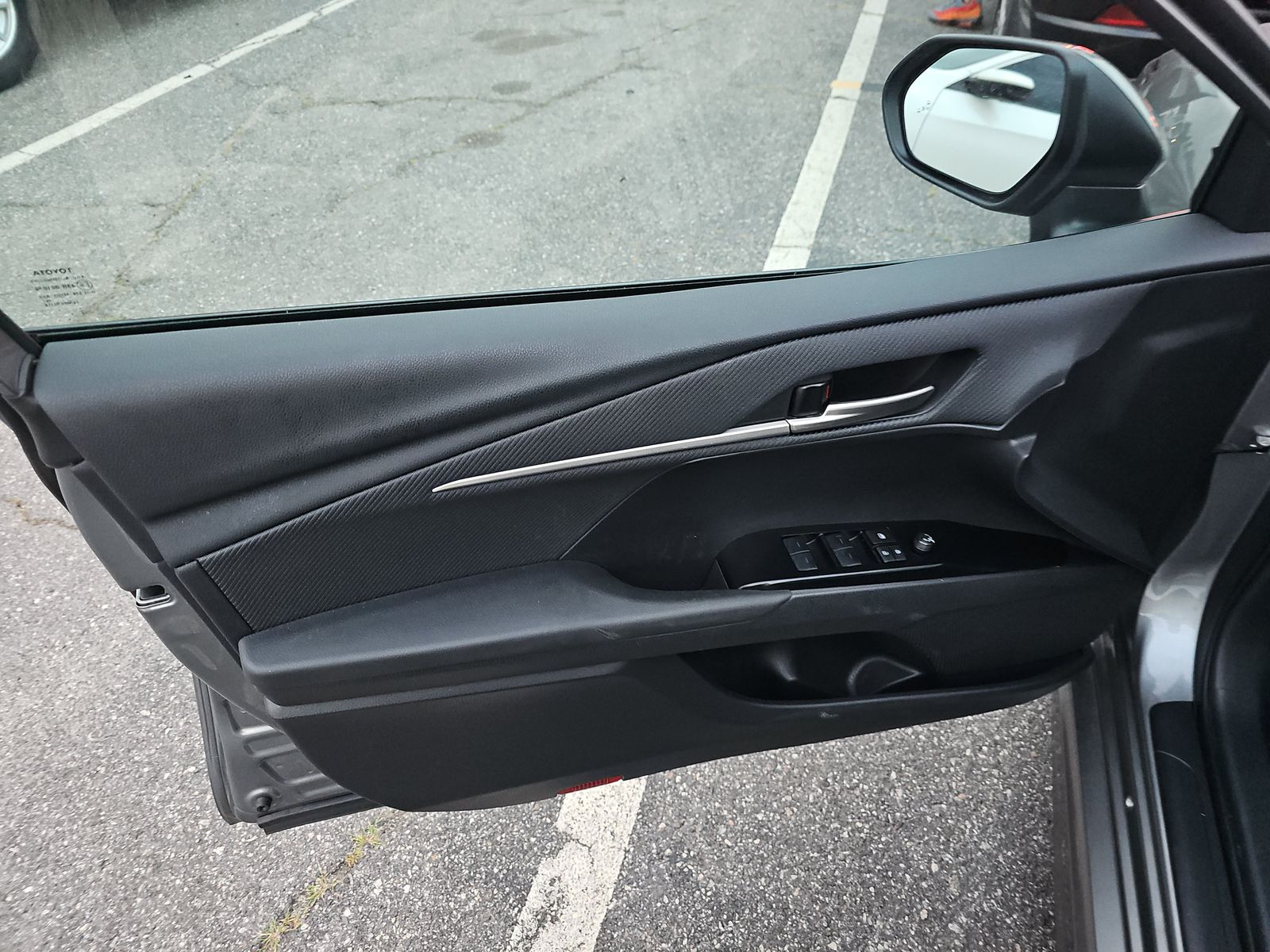 2025 Toyota Camry SE AWD
