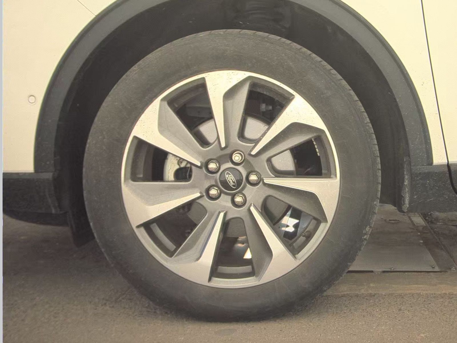 FORD ESCAPE - 10