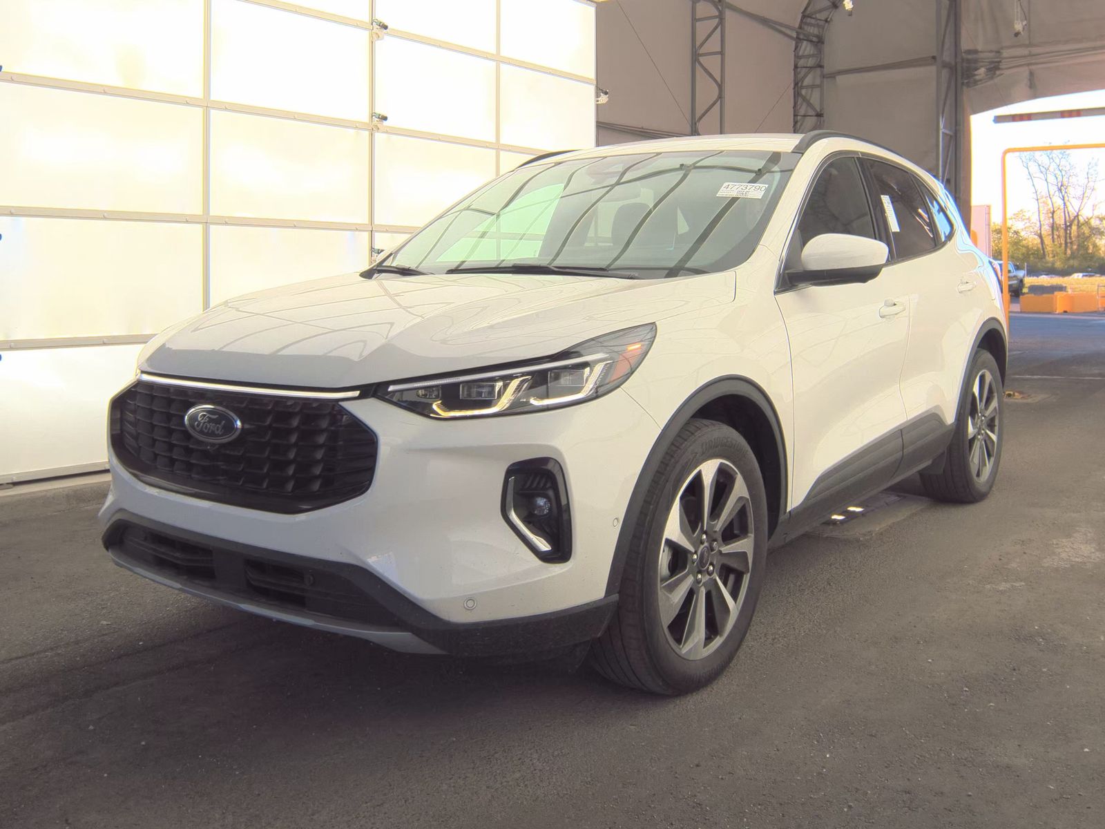 FORD ESCAPE - 1