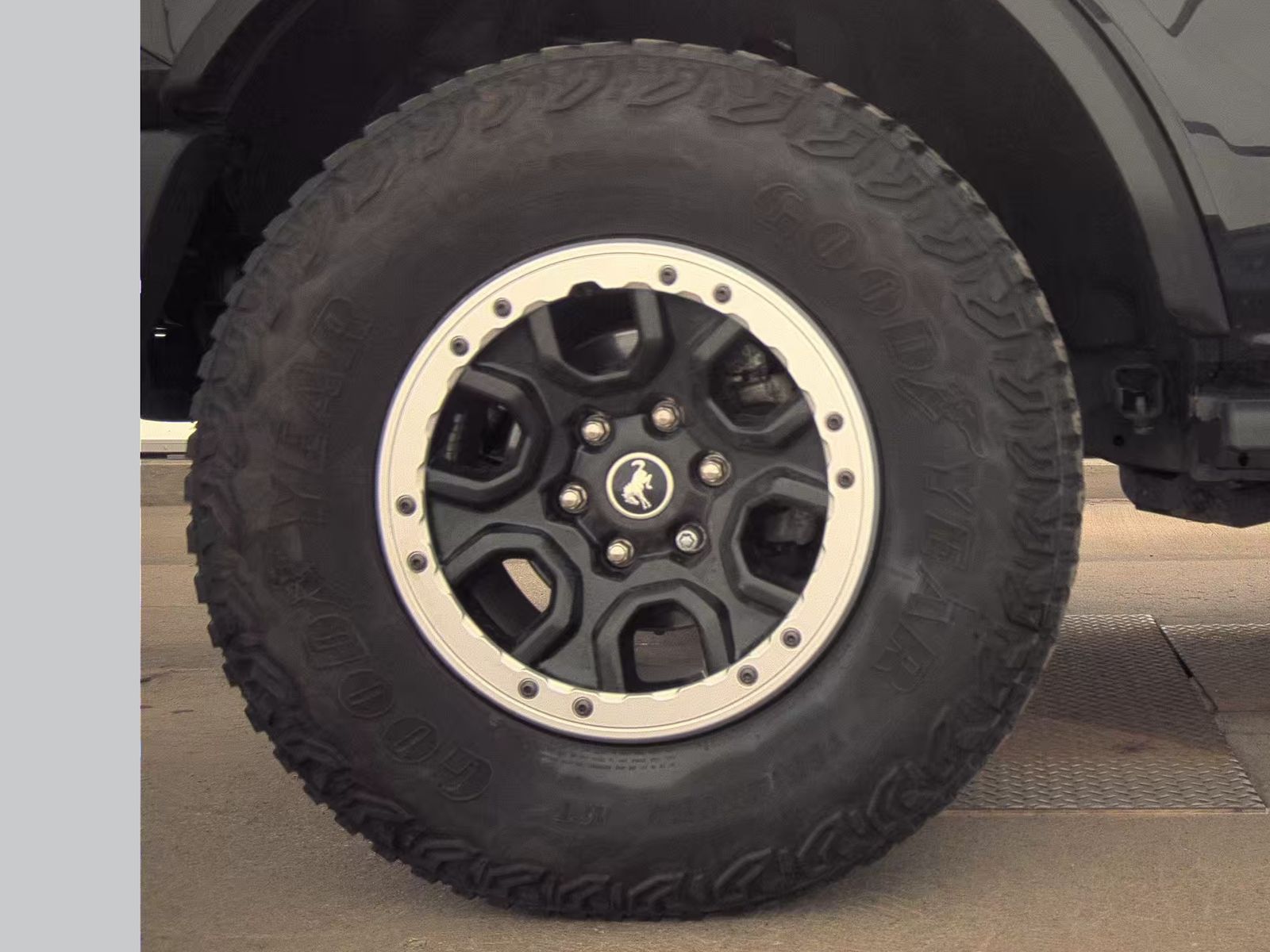 FORD BRONCO - 10