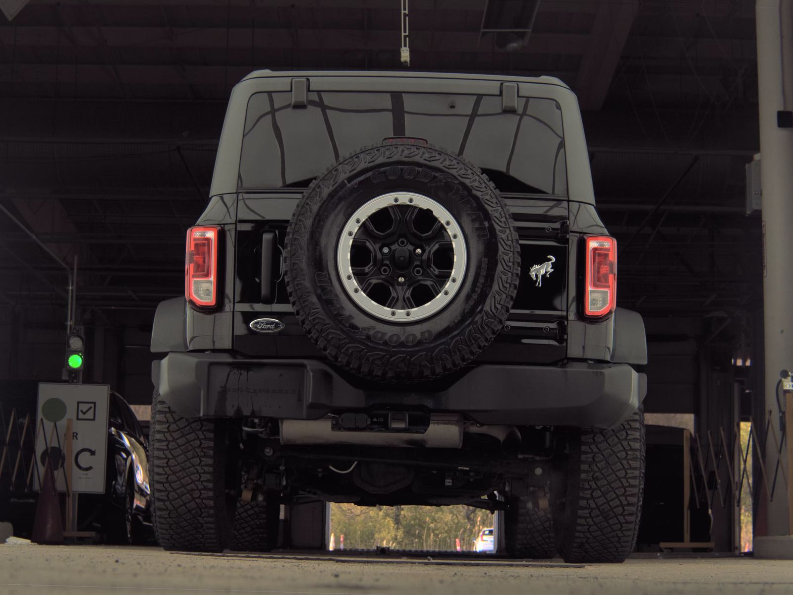 FORD BRONCO - 8