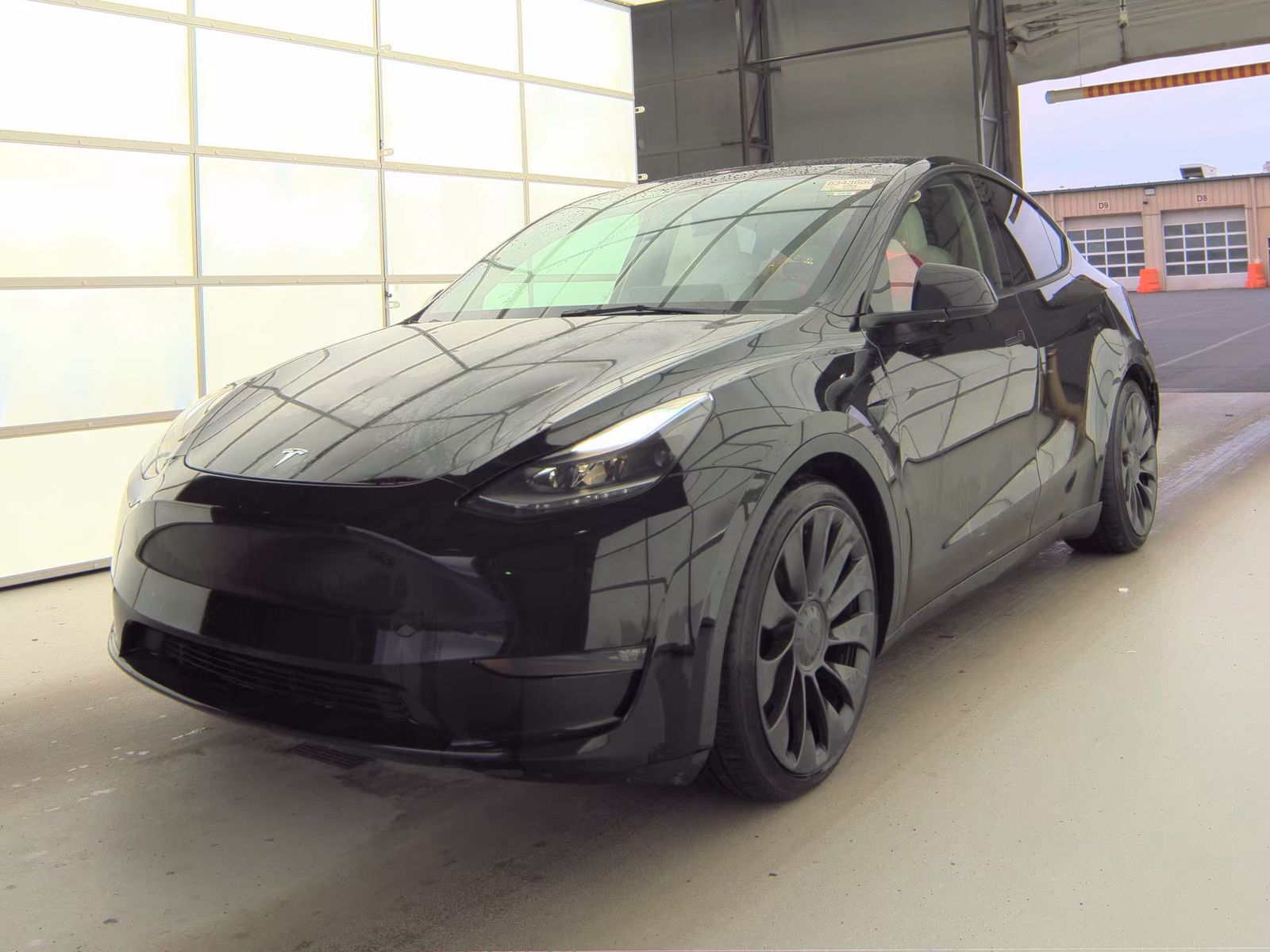 TESLA MODEL Y - 1