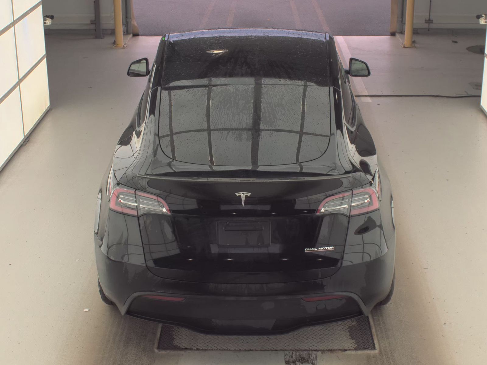 TESLA MODEL Y - 7