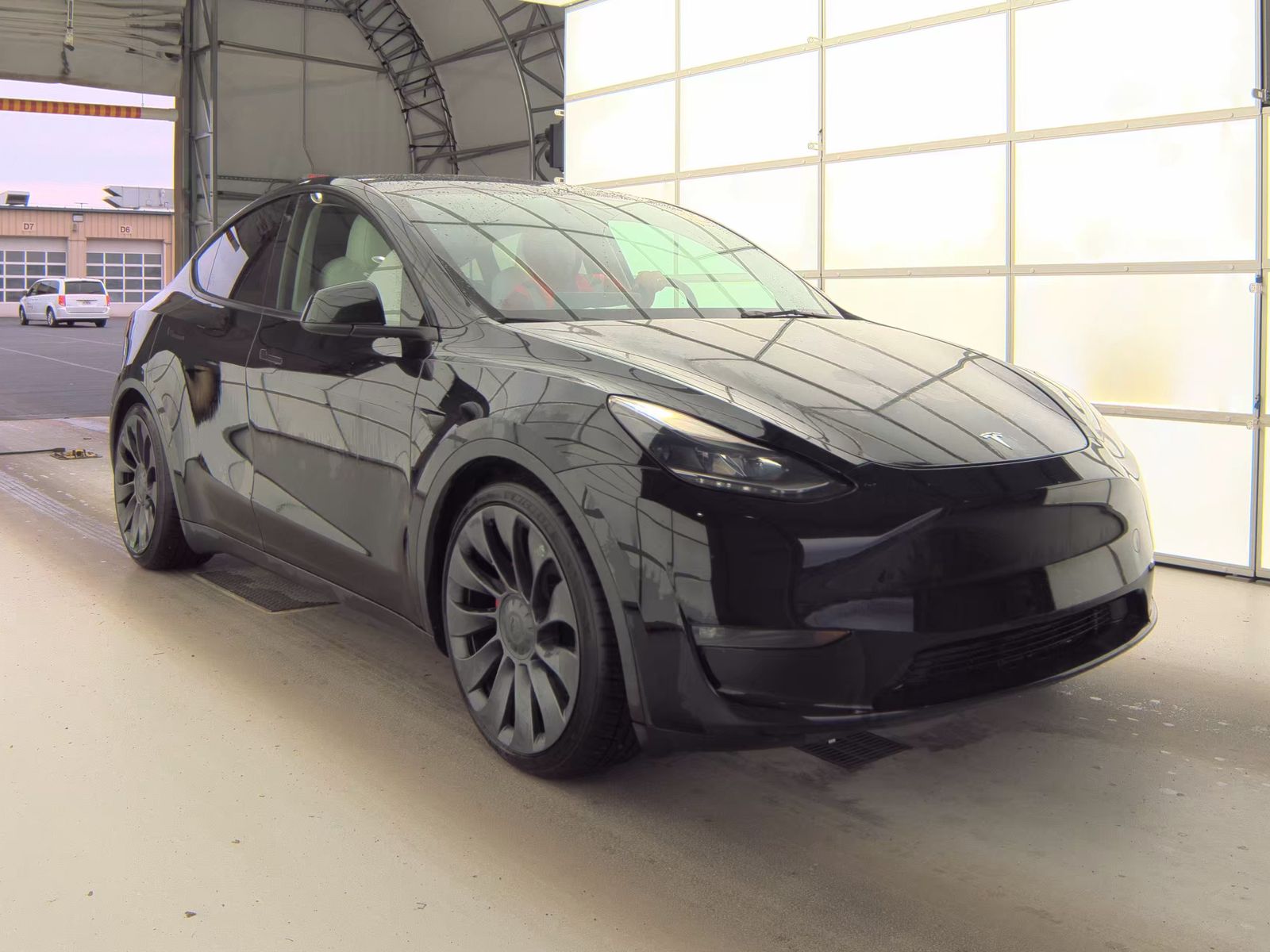 TESLA MODEL Y - 5