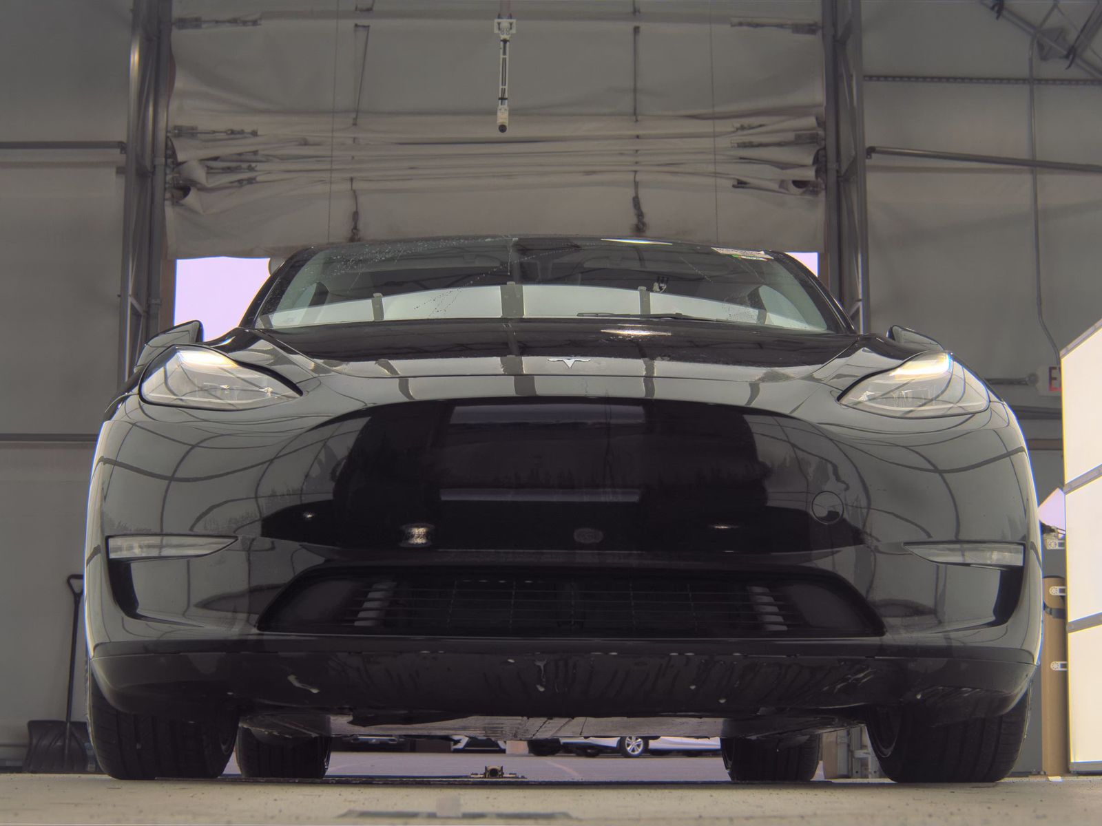 TESLA MODEL Y - 4