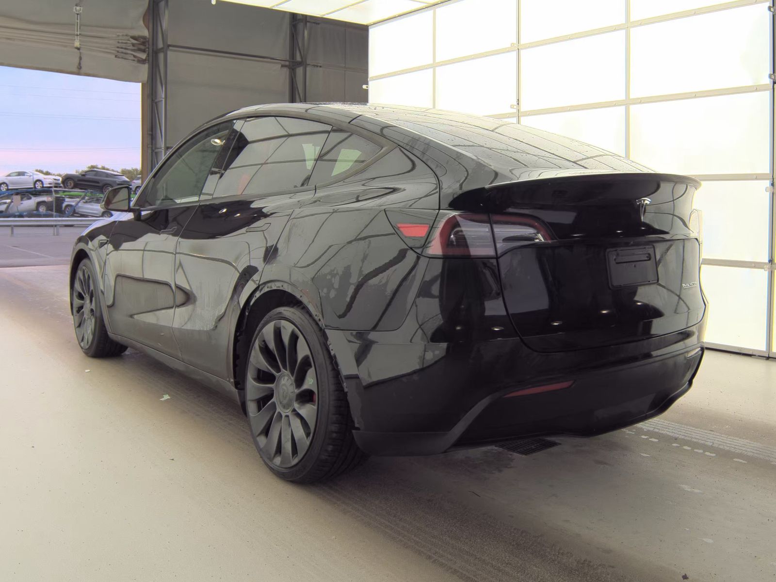TESLA MODEL Y - 9