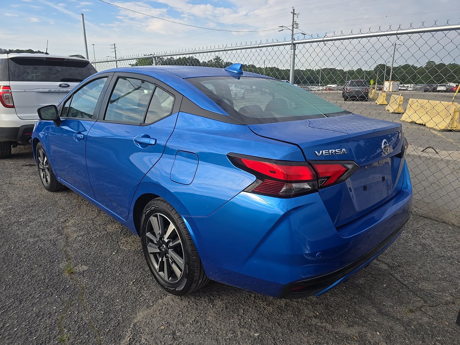 NISSAN VERSA - 7