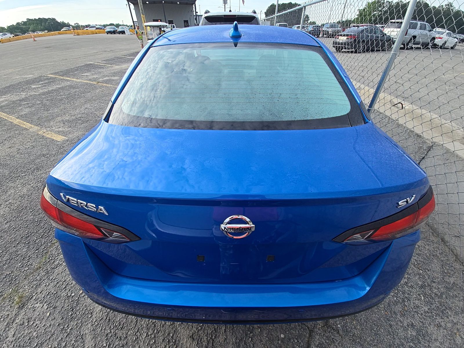 NISSAN VERSA - 6