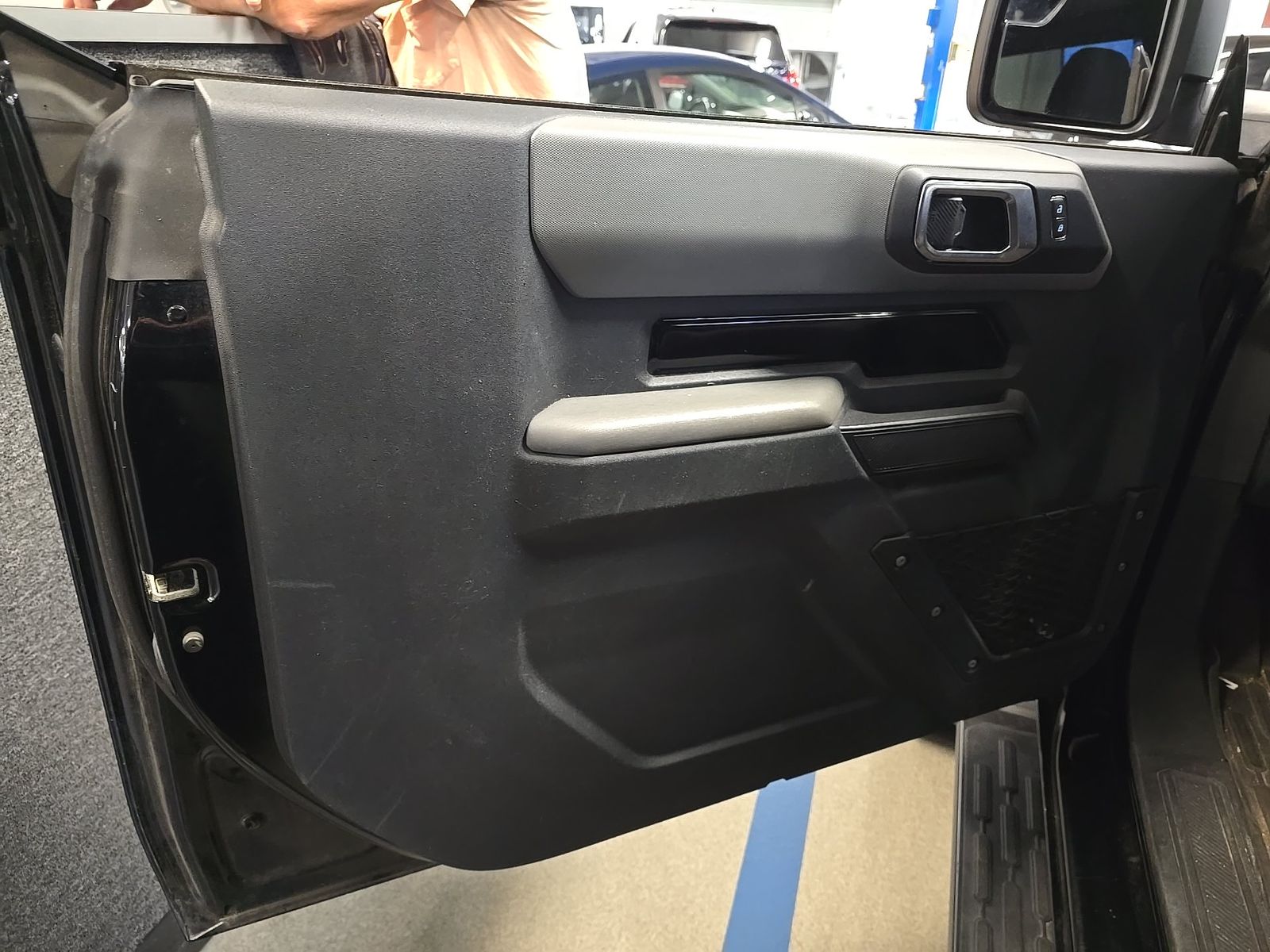 FORD BRONCO - 10