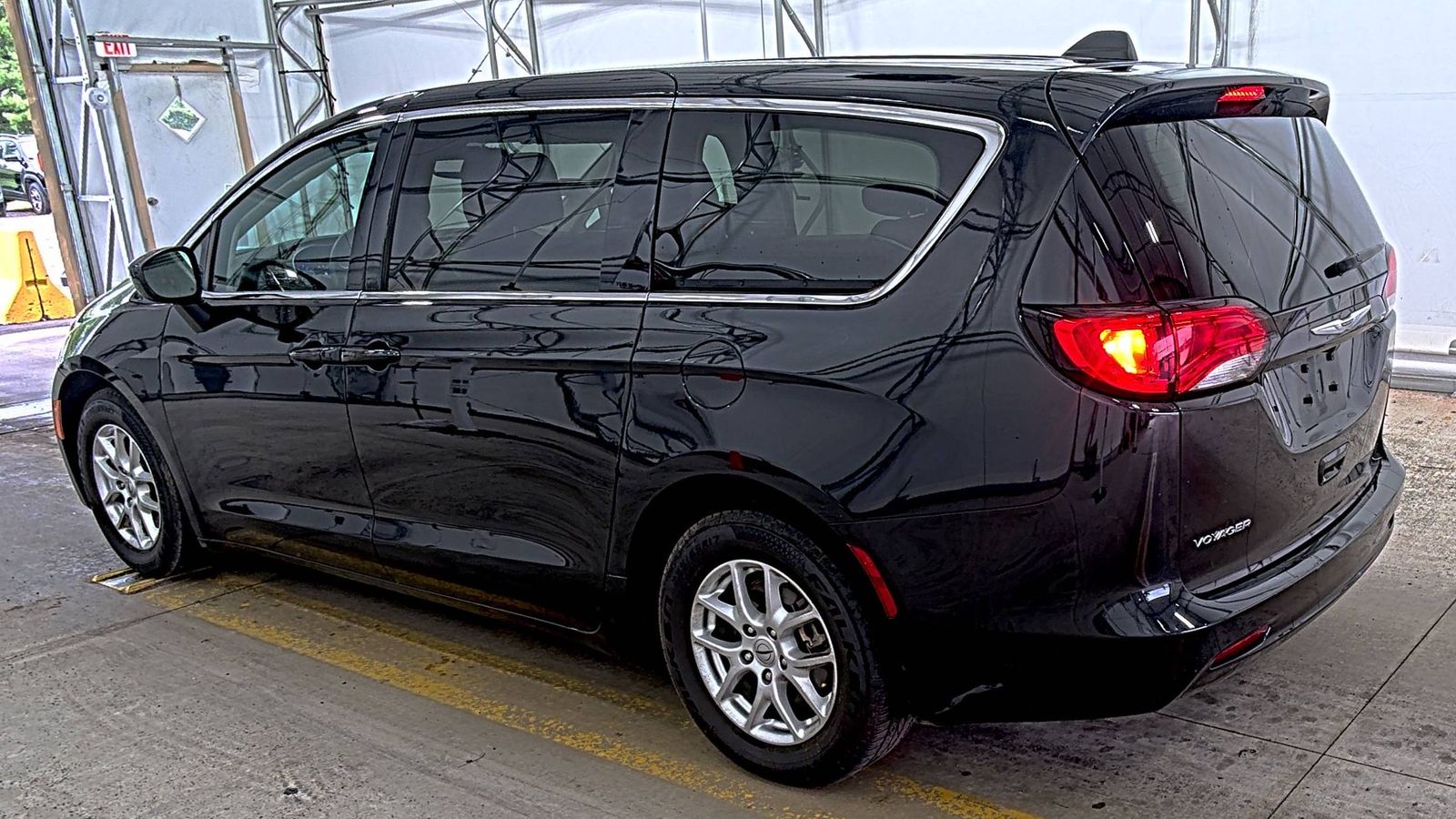 CHRYSLER VOYAGER - 7