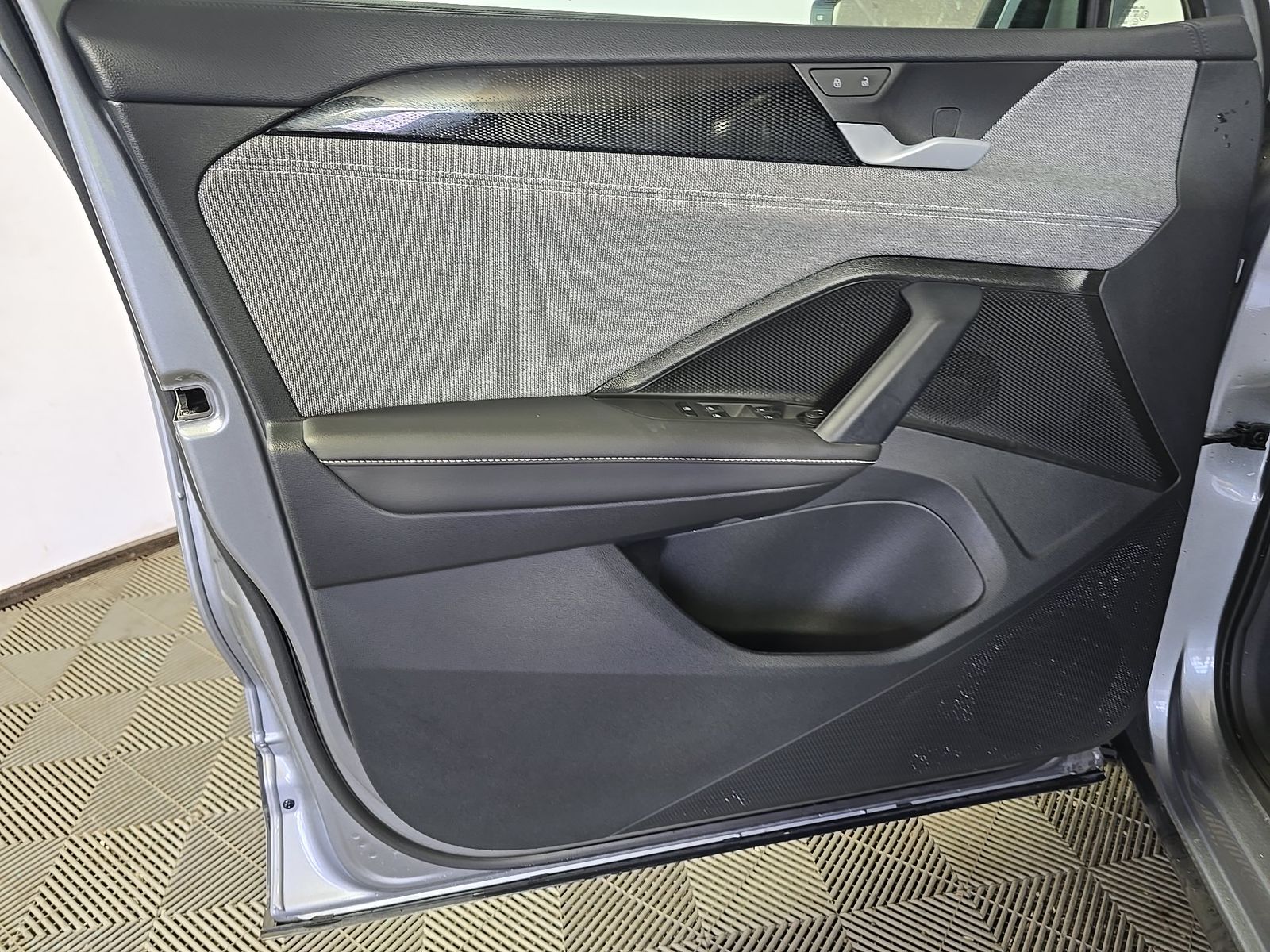 2025 Volkswagen Tiguan 2.0T S FWD