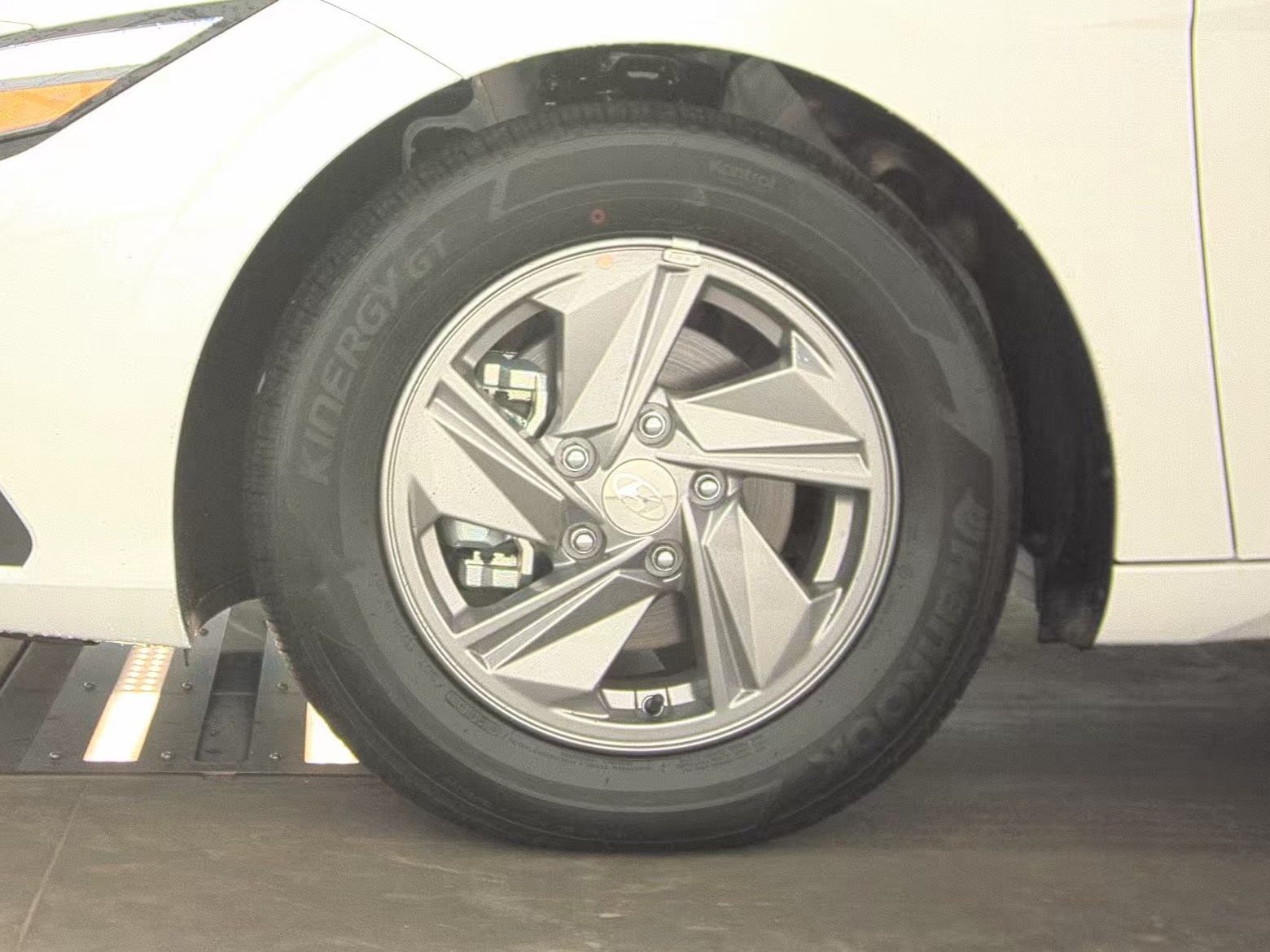 2026 Hyundai Elantra SE FWD