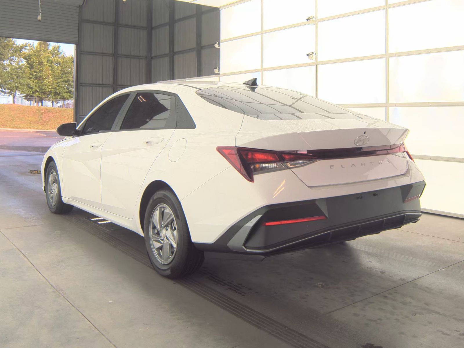 2026 Hyundai Elantra SE FWD