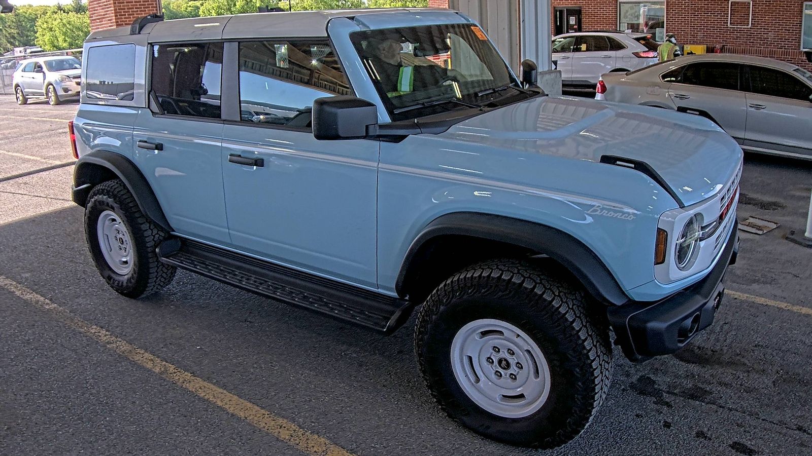 FORD BRONCO - 4