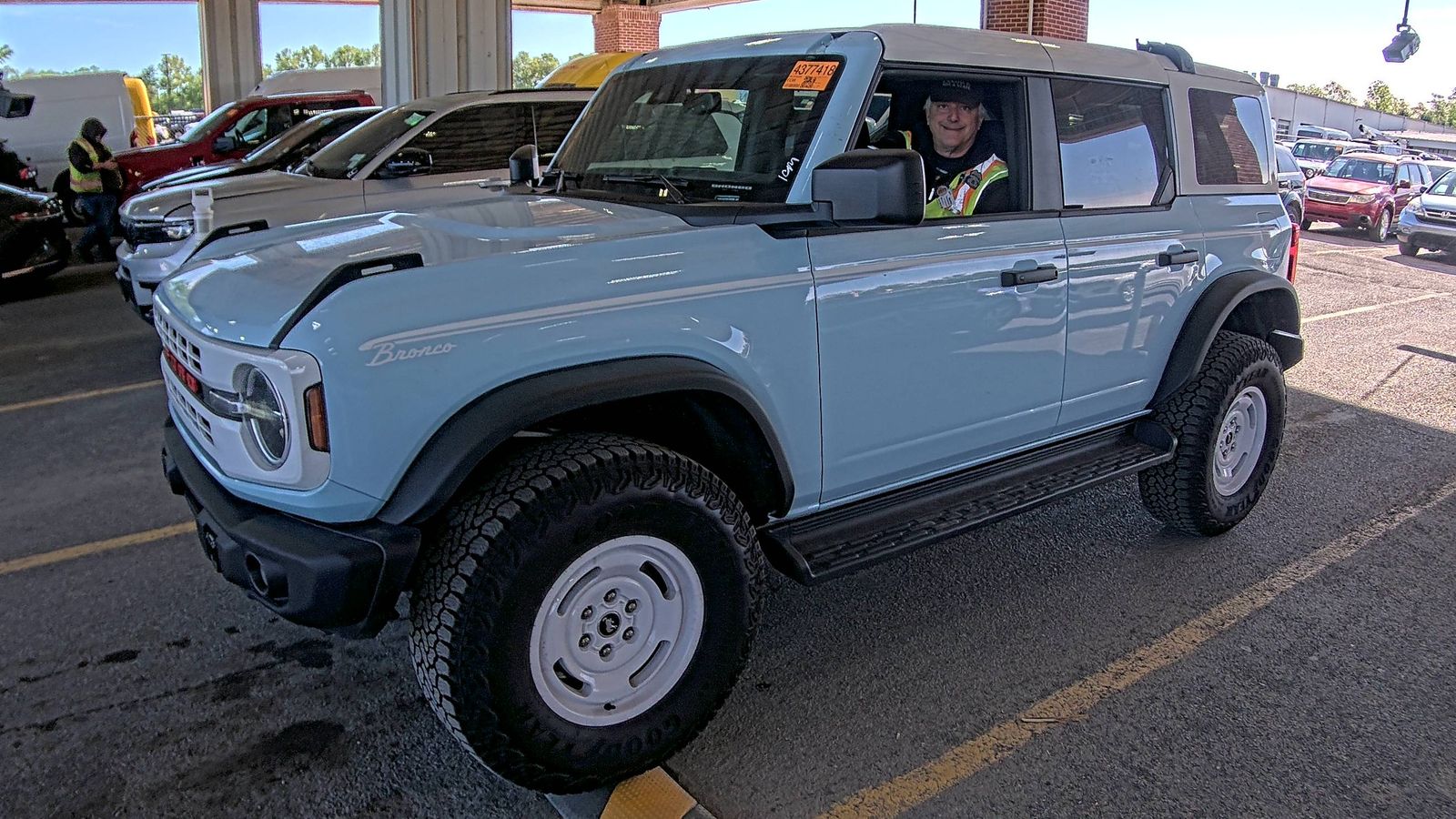 FORD BRONCO - 1