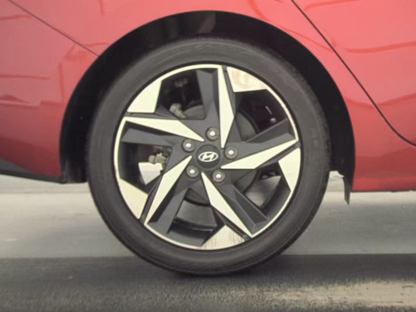 2023 Hyundai Elantra SEL FWD