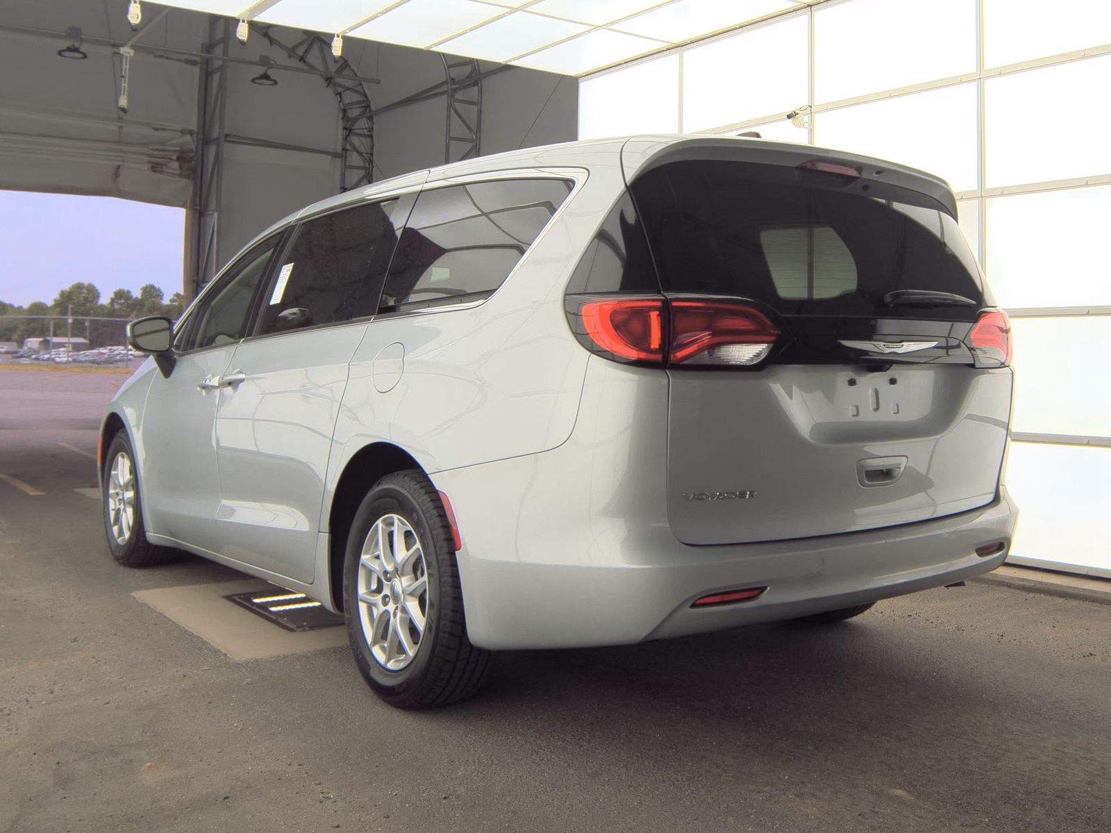 CHRYSLER VOYAGER - 9