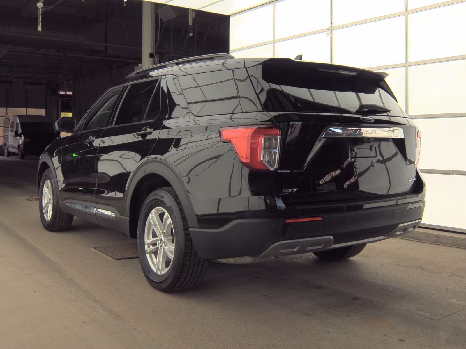 FORD EXPLORER - 9