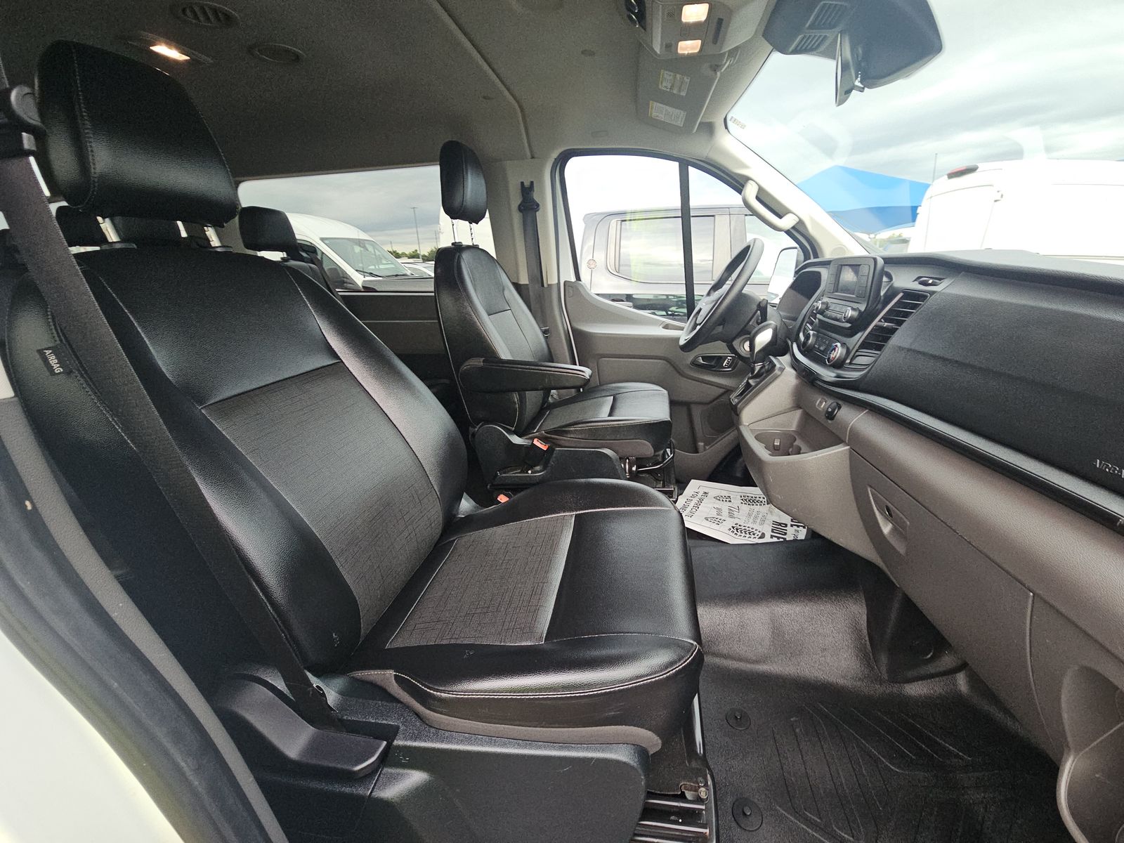 FORD TRANSIT 350 - 9
