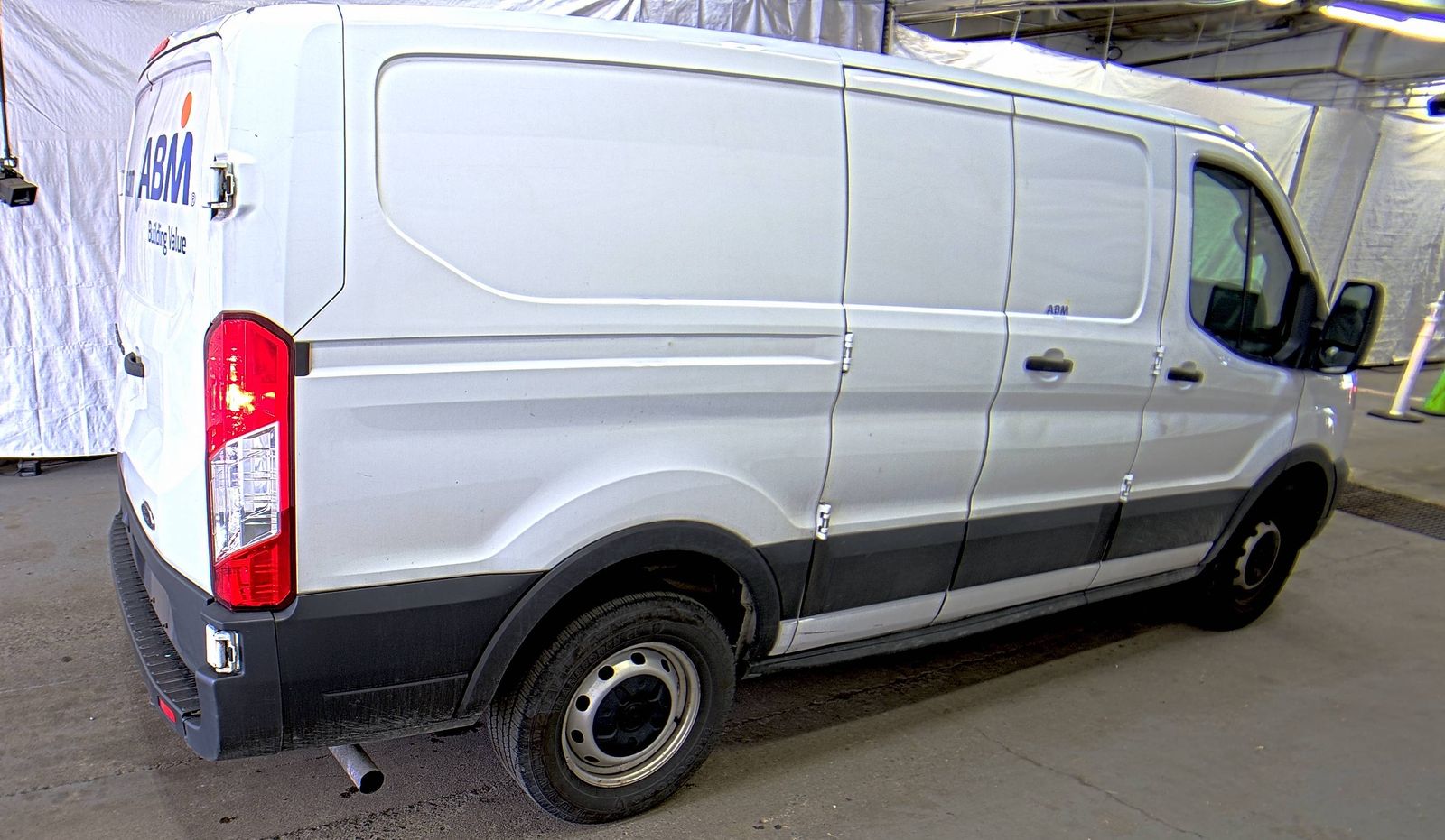 FORD TRANSIT 150 - 5