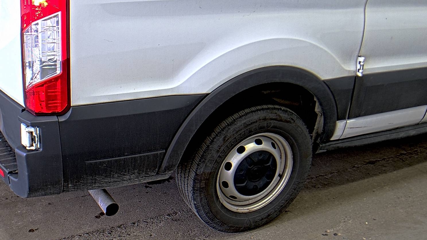 FORD TRANSIT 150 - 10
