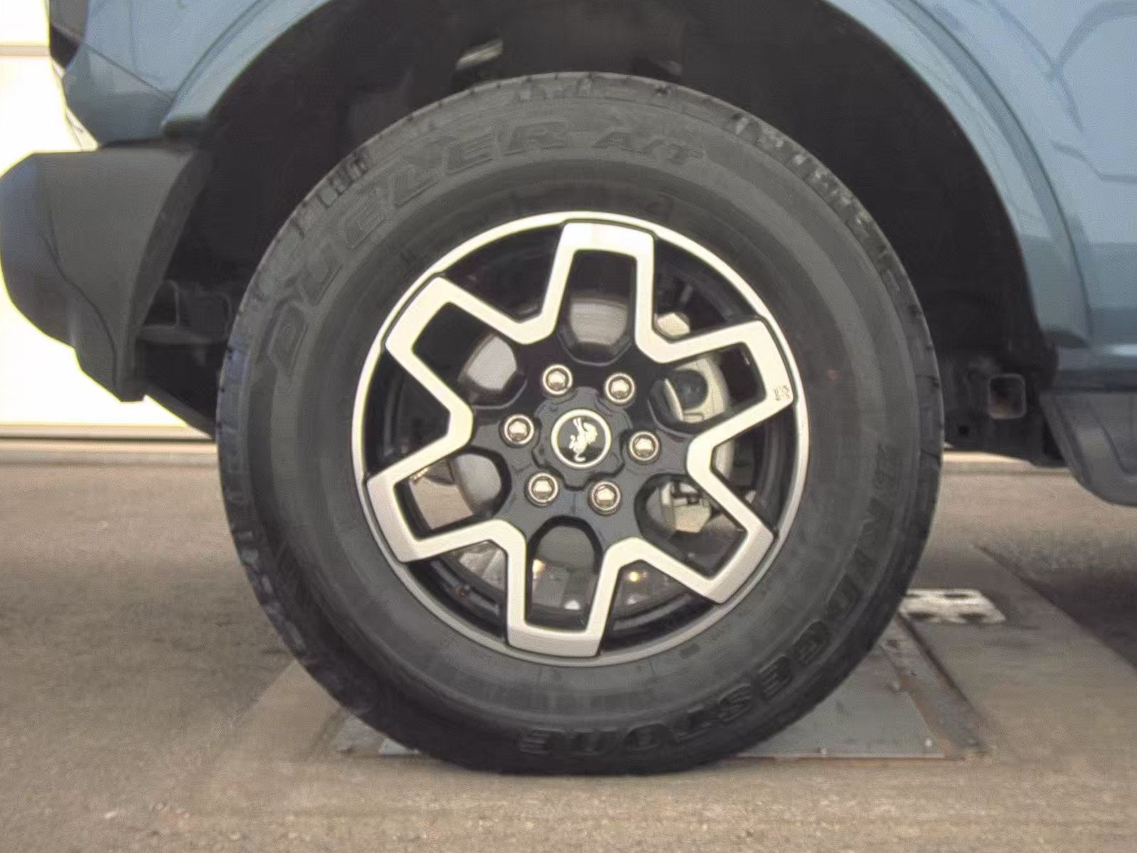 FORD BRONCO - 10