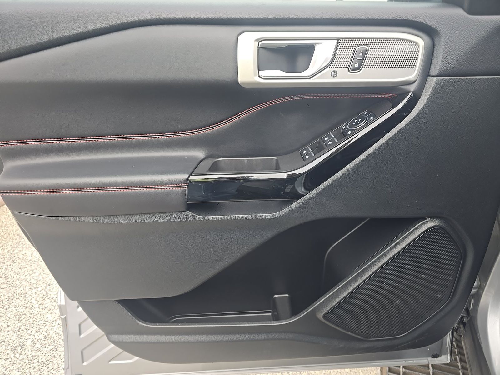FORD EXPLORER - 10
