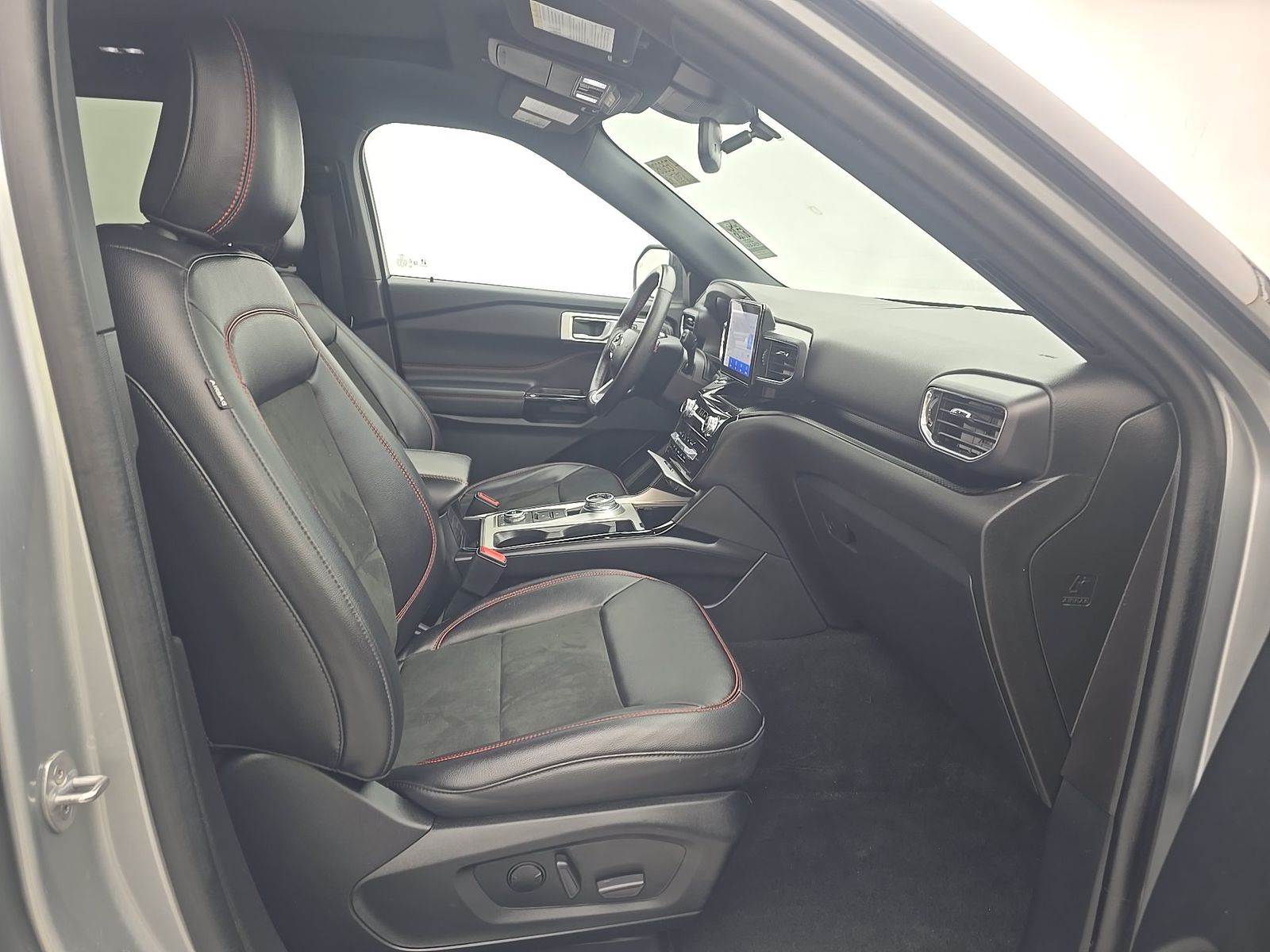 FORD EXPLORER - 9