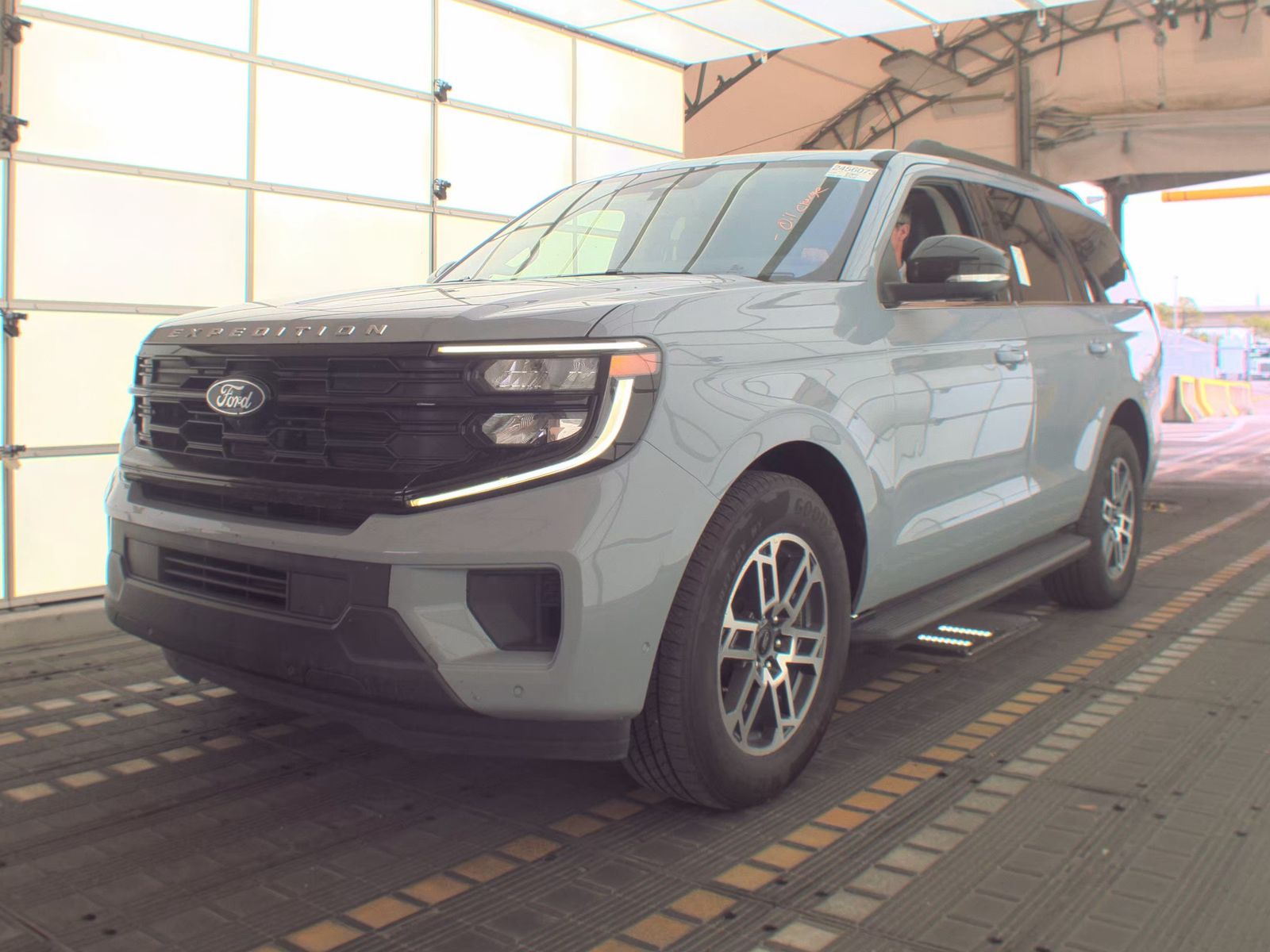 FORD EXPEDITION - 1