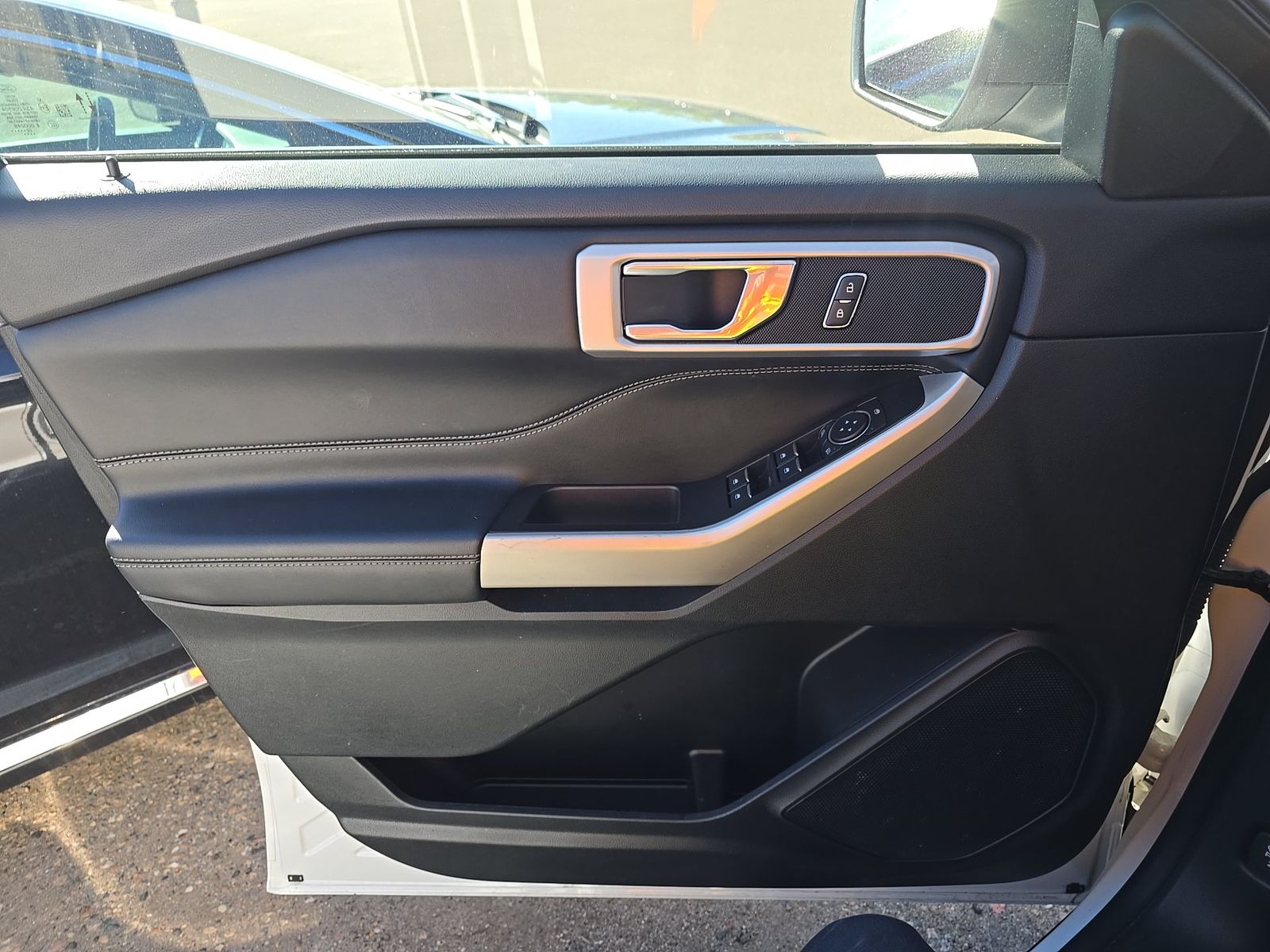 FORD EXPLORER - 10