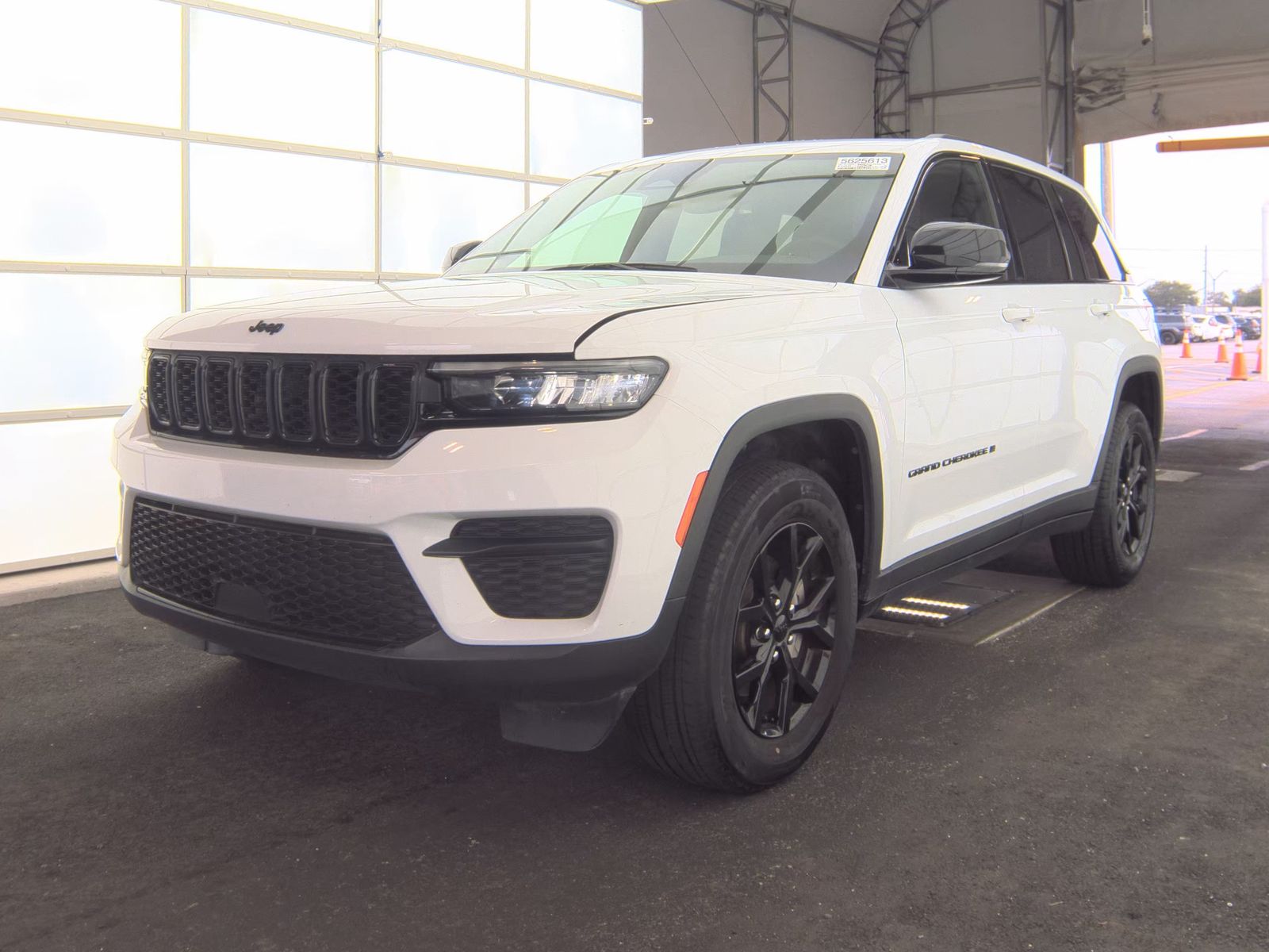 2024 Jeep Grand Cherokee Altitude AWD
